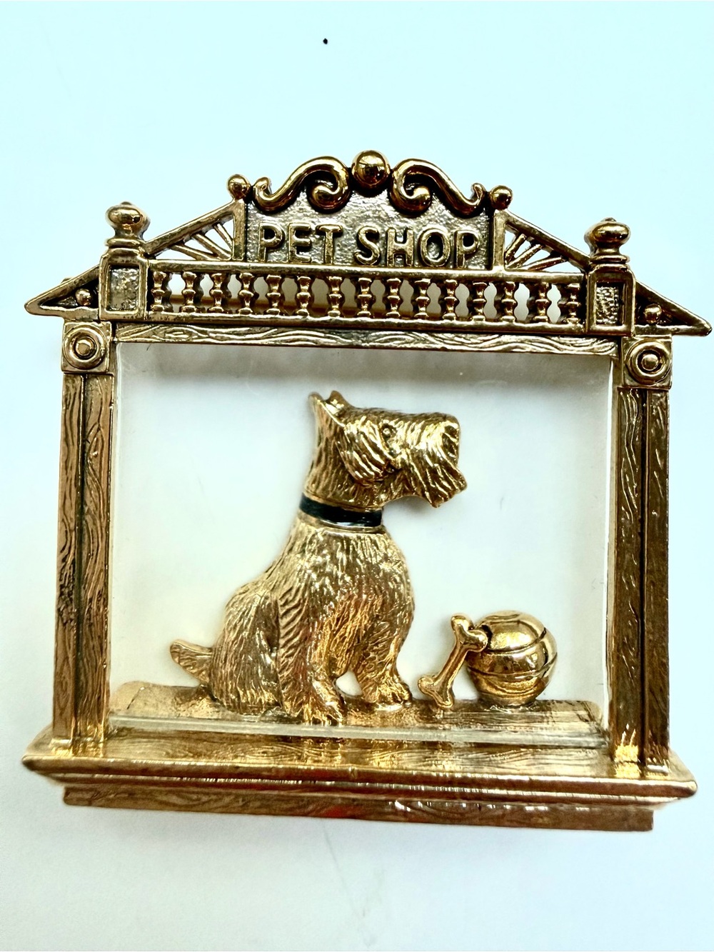 Vintage 1928 Jewekry Co. ‘doggie in the window’ brooch